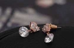 赤峰道耳飾店地址電話號碼查詢