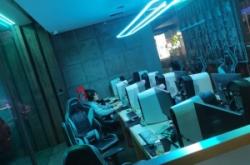 赤峰學(xué)院附近網(wǎng)咖電話多少啊