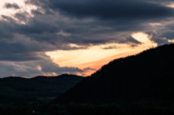 赤峰陰河露營(yíng)基地電話多少號(hào)