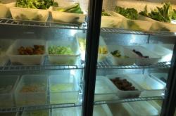 赤峰麻辣燙桌子廠家電話號碼