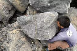 赤峰黑山石廠家電話多少號(hào)