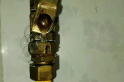 赤峰路燃?xì)夤倦娫捥?hào)碼是多少