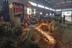 赤峰收割機(jī)維修電話號碼查詢