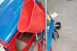 赤峰玉米播種機電話多少號