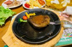 赤峰萬悅城樓下美食店電話號碼