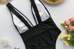 赤峰泳裝批發(fā)電話(huà)多少號(hào)碼