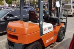 赤峰更換臺泥地板電話多少錢