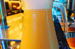 赤峰永夜酒館地址電話號碼查詢