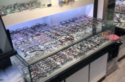 赤峰阿偉眼影專(zhuān)賣(mài)店電話號(hào)碼