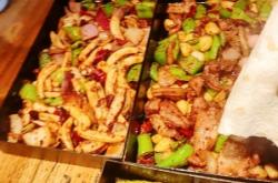 赤峰吃貨戳子肉店電話地址查詢