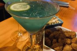 赤峰里昂酒館電話地址是多少號(hào)