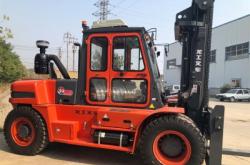 赤峰柴油叉車經(jīng)銷商電話號碼