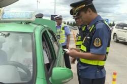 赤峰玉龍機場服務(wù)臺電話是多少