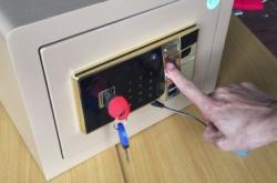 赤峰喀喇沁旗保險(xiǎn)柜開(kāi)鎖電話是多少