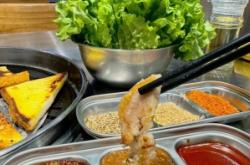 赤峰英雄地?cái)偪救怆娫挾嗌偬?hào)