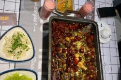 赤峰小酒窩音樂烤吧電話