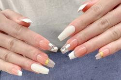 赤峰芊指美甲店電話多少號