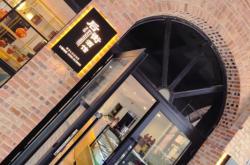 赤峰里昂酒館電話多少號(hào)啊