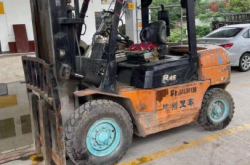 赤峰回收叉車(chē)電話多少號(hào)碼