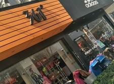 赤峰鴻日電車專賣店電話號碼