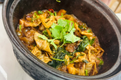 赤峰醬鹵美食店地址電話號碼