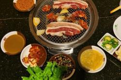 赤峰土窯坑燒烤店電話號(hào)碼