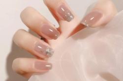 赤峰雪莉美甲店電話號碼多少