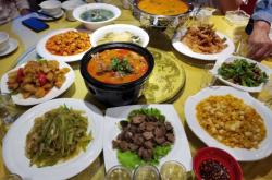 赤峰草原村飯店電話多少號