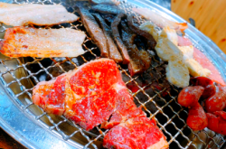 赤峰塔裕烤肉包間電話地址