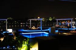 赤峰流動(dòng)酒吧電話多少號(hào)碼