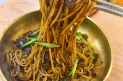 赤峰商廈美食推薦電話是多少號