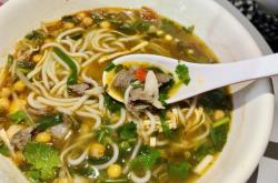 赤峰汽車站附近地?cái)傠娫捥?hào)碼