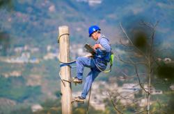 翁旗供電局電話