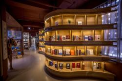 赤峰玉龍游泳館電話號(hào)碼