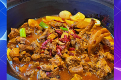 赤峰美食外賣鐵鍋燉店電話號碼