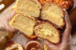 赤峰喜利來(lái)門店