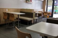 赤峰美團炸雞店電話地址查詢