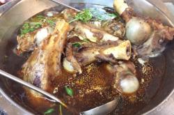 赤峰長青街醬骨頭店電話號碼