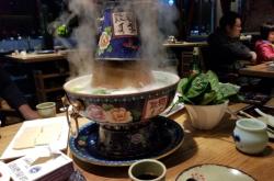 赤峰六中酒館地址電話號(hào)碼