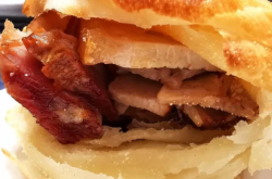 赤峰沁原肉店電話號碼多少