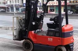 赤峰豐田叉車經(jīng)銷商電話號碼