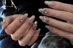 赤峰茉瑤美甲店電話號(hào)碼查詢