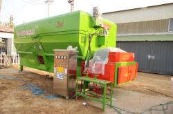 赤峰賣飼料攪拌機(jī)電話號碼