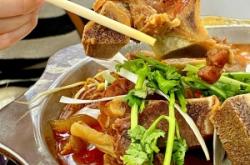 赤峰侯師傅牛骨頭店電話號(hào)碼