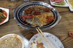 赤峰小火炕烤肉店電話號(hào)碼