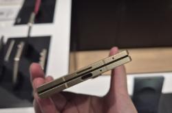 赤峰修折疊屏手機(jī)電話號(hào)碼