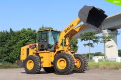 赤峰裝載機(jī)售賣電話是多少號(hào)