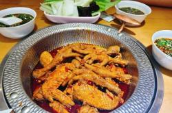 肥腸雞火鍋赤峰店電話地址是多少