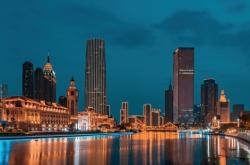 赤峰津?yàn)城逖啪频觌娫?huà)