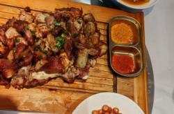 赤峰烤羊腿飯店電話多少號